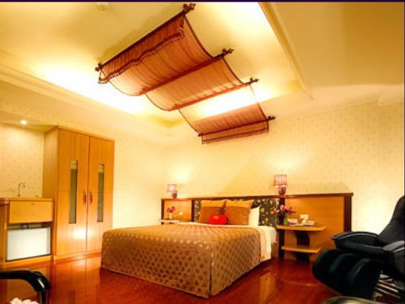 England Business Motel Yilan Екстериор снимка