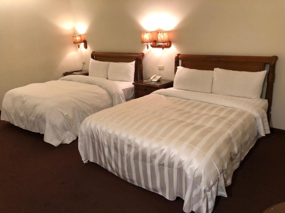 England Business Motel Yilan Екстериор снимка